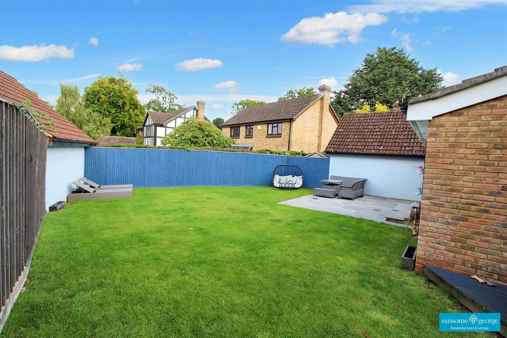 Farmiloe Close, Purley On Thames, Reading